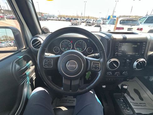 Used 2013 Jeep Wrangler Unlimited Sahara w/ Connectivity Group AWD/4WD image 29