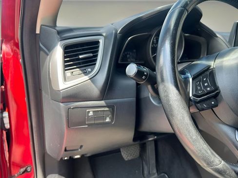 Used 2018 MAZDA MAZDA3 Touring image 13