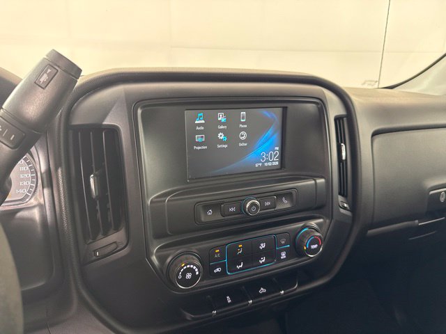 Used 2018 Chevrolet Silverado 1500 Custom w/ Custom Value Package AWD/4WD image 22