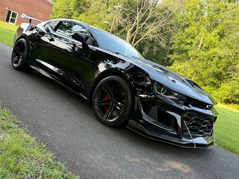 Used 2018 Chevrolet Camaro ZL1 RWD image 26