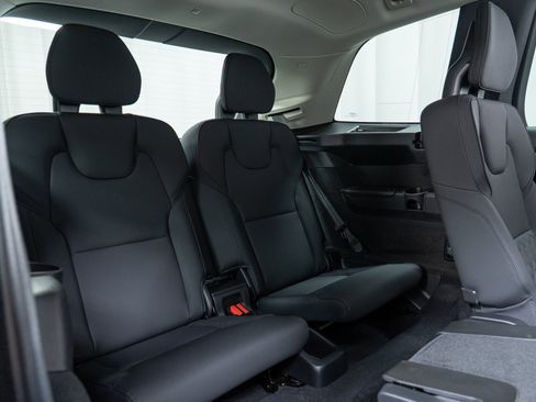 New 2026 Volvo XC90 T8 Plus w/ Protection Package Premier image 25