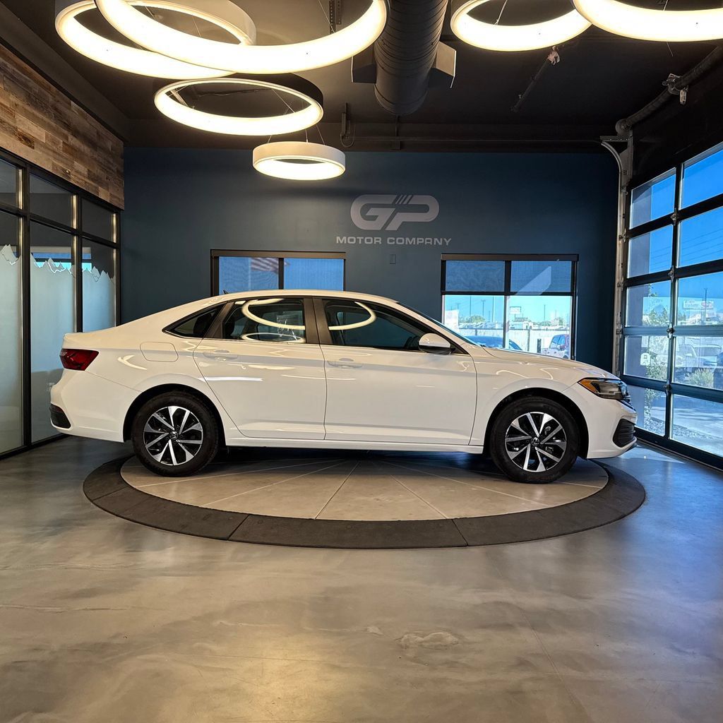 Used 2023 Volkswagen Jetta S FWD image 2