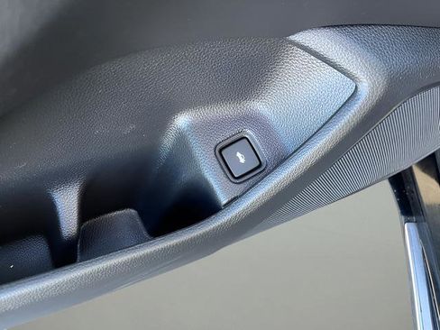 Used 2022 Honda Accord Touring image 11