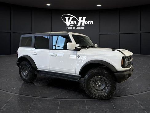 New 2025 Ford Bronco Outer Banks w/ Sasquatch Package image 39