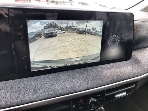 Certified 2025 Nissan Kicks SV image 17