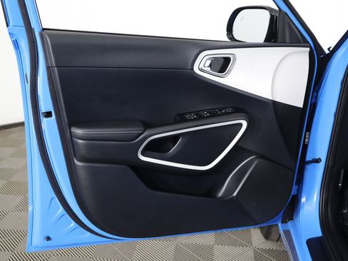 Used 2023 Kia Soul GT-Line FWD image 21