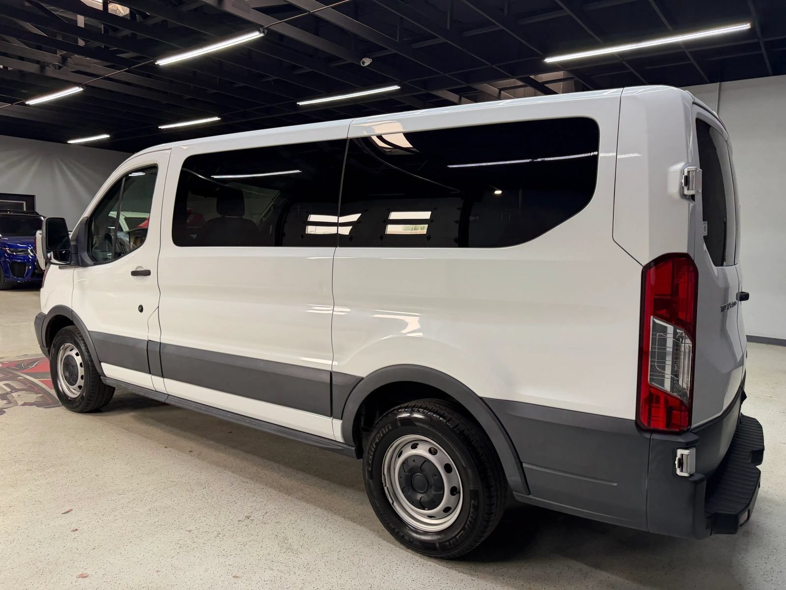 Used 2017 Ford Transit 150 XL RWD image 15