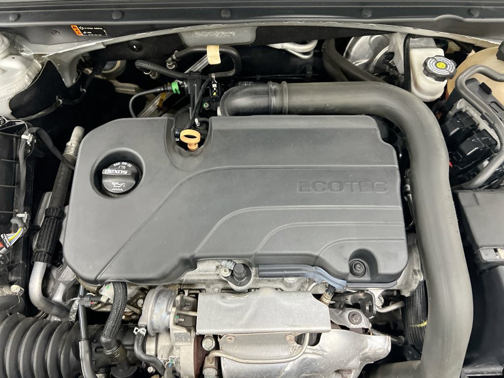 Used 2018 Chevrolet Malibu LT FWD image 24