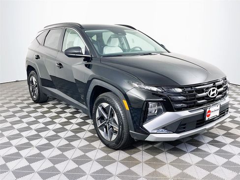 Certified 2025 Hyundai Tucson SEL AWD/4WD image 1
