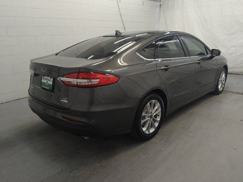 Used 2020 Ford Fusion SE image 10