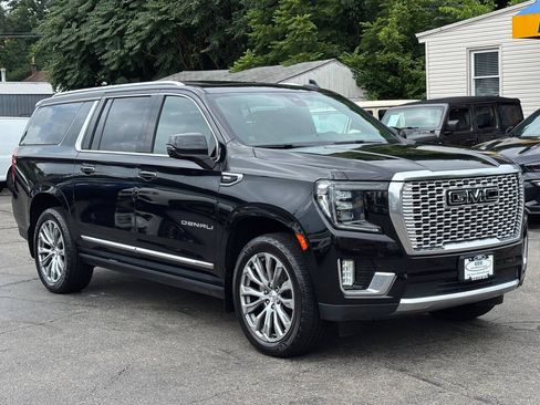 Used 2021 GMC Yukon XL Denali w/ Denali Premium Package AWD/4WD image 2