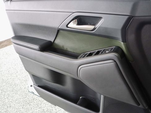 Used 2024 Lexus GX 550 image 23