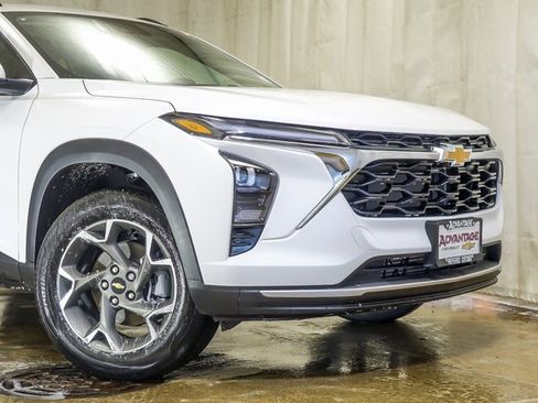 New 2026 Chevrolet Trax LT image 3