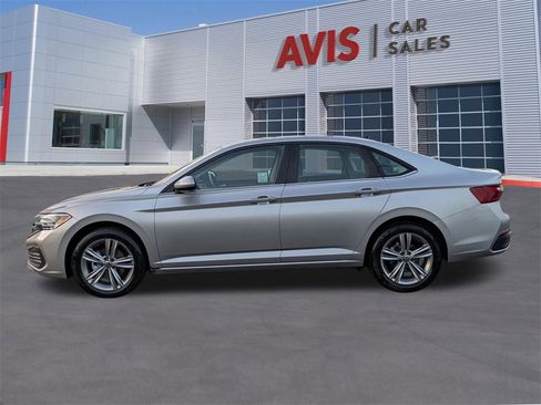 Used 2024 Volkswagen Jetta SE image 10