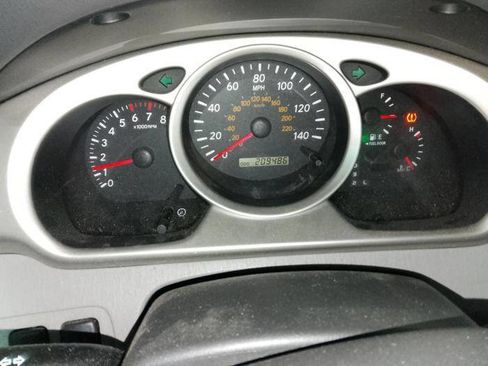 Used 2005 Toyota Highlander Limited AWD/4WD image 38