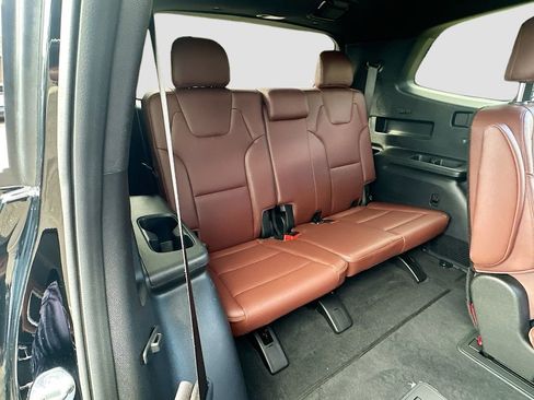 Used 2024 Kia Telluride EX w/ EX Captain's Chair Package image 28