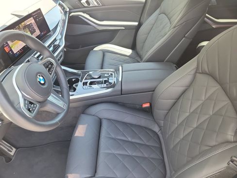 Used 2026 BMW X7 xDrive40i AWD/4WD image 25