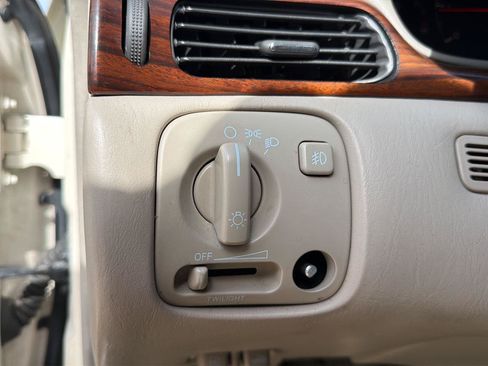 Used 2003 Cadillac Seville STS w/ Preferred Equipment Group FWD image 10
