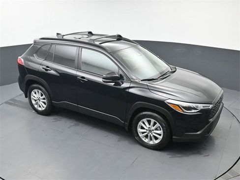 Used 2023 Toyota Corolla Cross LE image 42