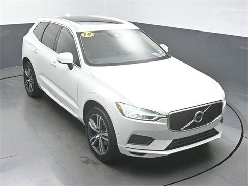 Used 2019 Volvo XC60 T5 Momentum w/ Premium Package image 42