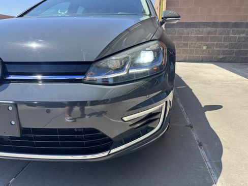 Used 2019 Volkswagen e-Golf SEL Premium image 11