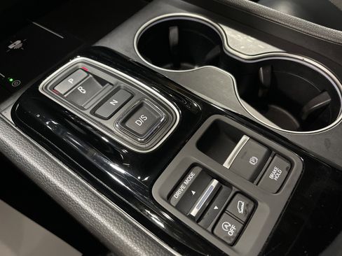 Used 2024 Honda Pilot Touring image 27