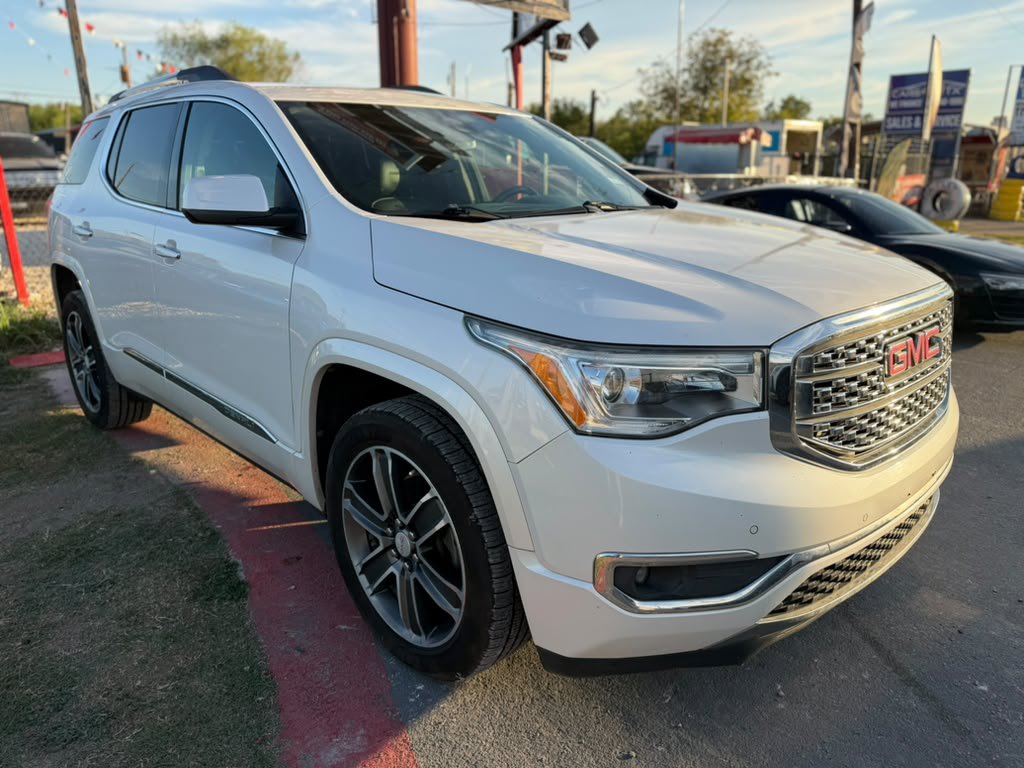 Used 2017 GMC Acadia Denali AWD/4WD image 3