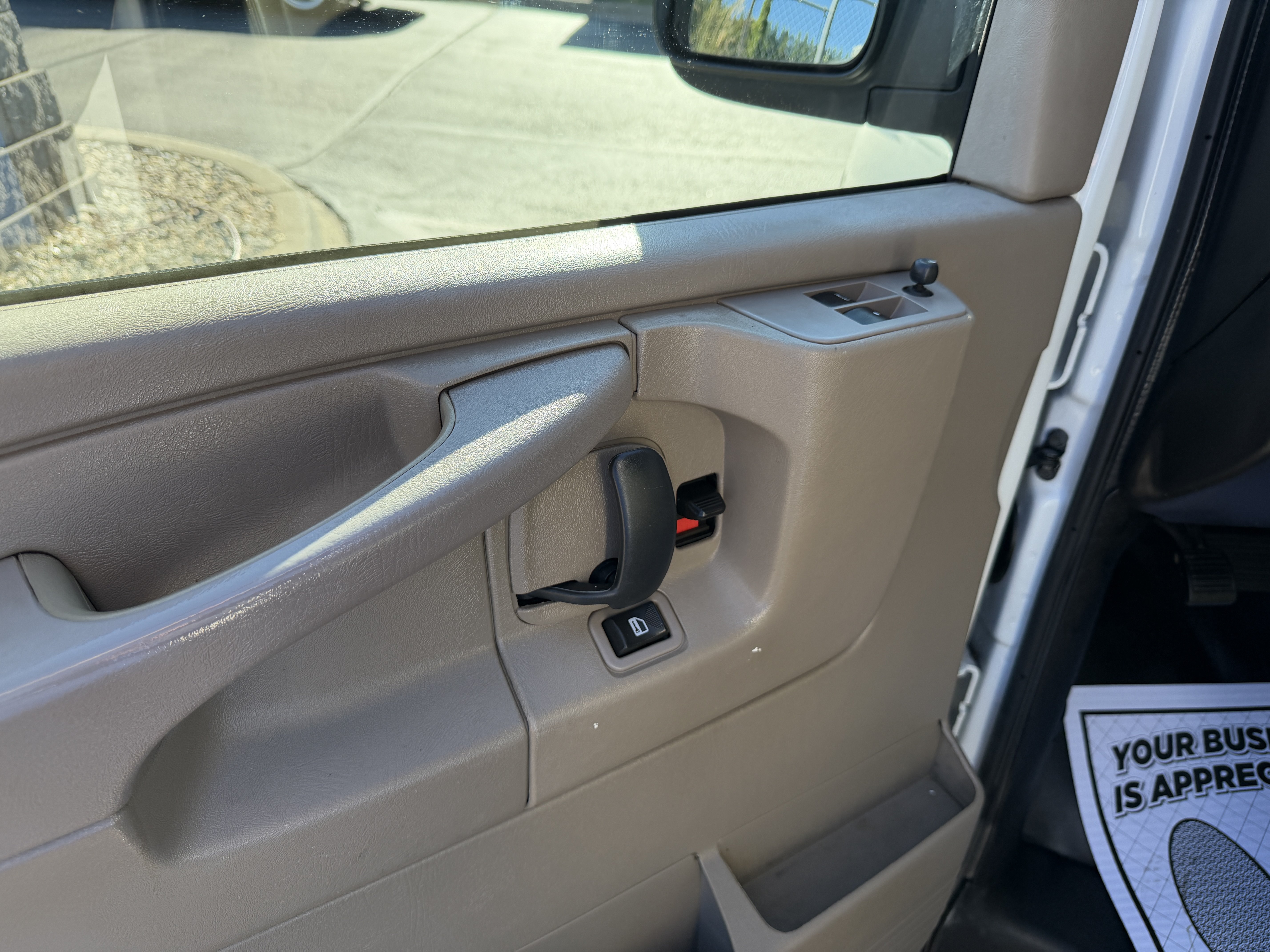 Used 2014 Chevrolet Express 2500 RWD image 10