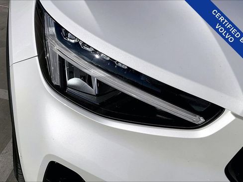 Used 2024 Volvo XC40 B5 Plus image 38