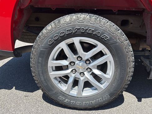 Used 2022 Chevrolet Silverado 1500 LT AWD/4WD image 13