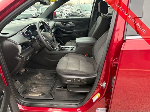 Used 2023 Chevrolet Traverse LT image 11