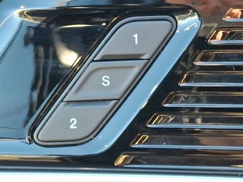 Certified 2024 Jeep Wagoneer L Series III w/ Flexible Seating Group AWD/4WD image 30