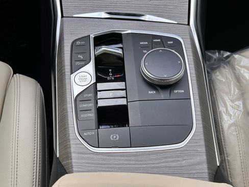 Used 2026 BMW 330i Sedan w/ Premium Package image 18