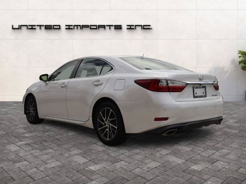 Used 2016 Lexus ES 350 w/ Luxury Package w/Wood Trim FWD image 3