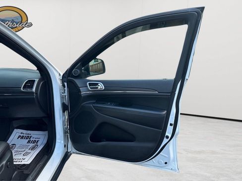 Used 2020 Jeep Grand Cherokee Limited RWD image 19