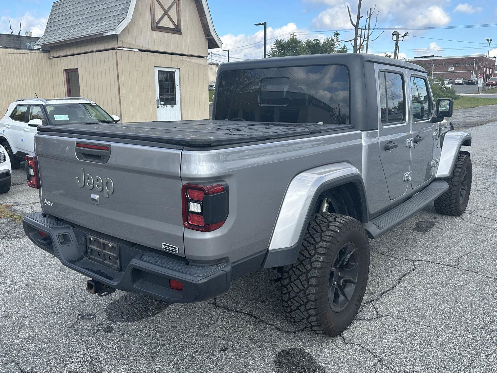 Used 2020 Jeep Gladiator Overland AWD/4WD image 8
