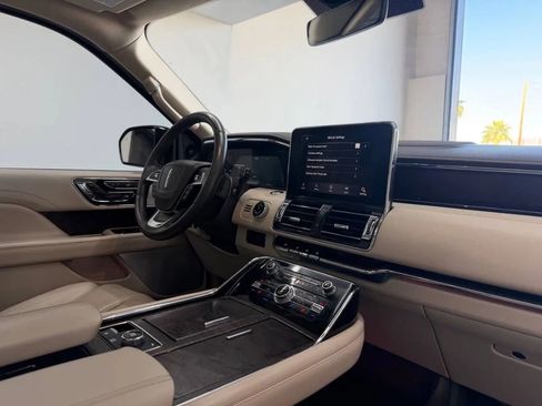 Used 2021 Lincoln Navigator Reserve AWD/4WD image 30
