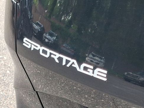 Used 2025 Kia Sportage SX AWD/4WD image 23