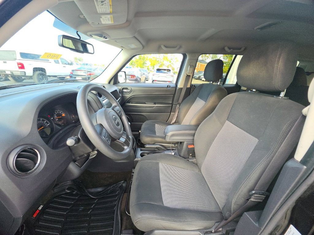 Used 2016 Jeep Patriot Sport w/ Power Value Group AWD/4WD image 13