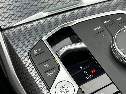 Used 2025 BMW 330i xDrive Sedan w/ Convenience Package AWD/4WD image 23