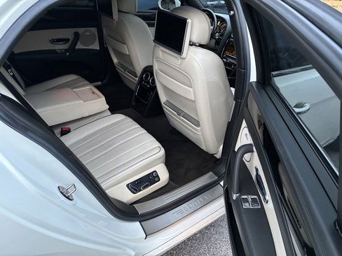 Used 2015 Bentley Flying Spur V8 image 28