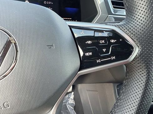 Used 2022 Volkswagen Tiguan SE R-Line image 39