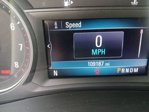 Used 2022 Buick Encore Preferred AWD/4WD image 7