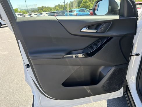 New 2026 Chevrolet Equinox LT w/ Safety and Technology Package FWD image 10