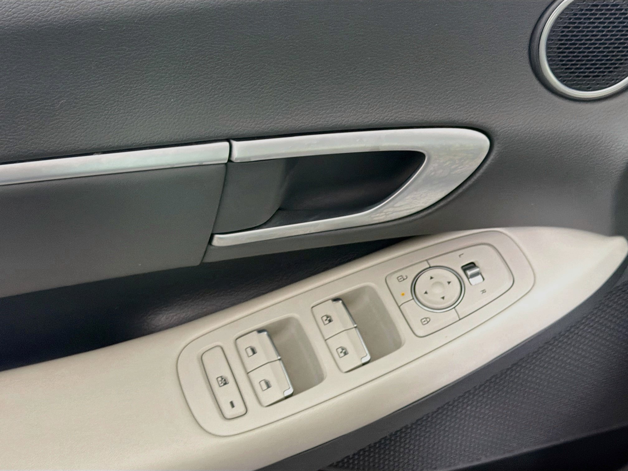 Used 2025 Hyundai Sonata SEL FWD image 15