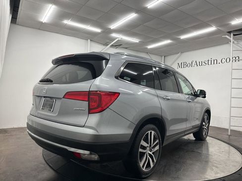 Used 2017 Honda Pilot Touring image 7