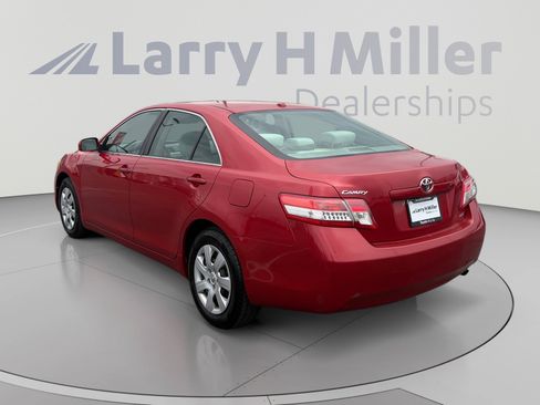 Used 2010 Toyota Camry FWD image 3