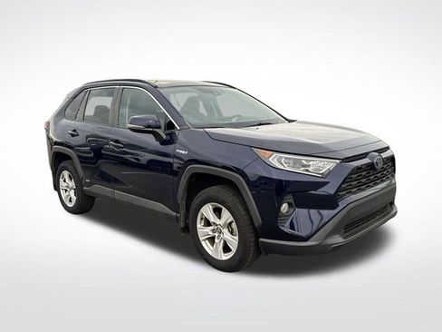 Used 2020 Toyota RAV4 XLE image 7