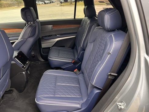 New 2026 Cadillac Vistiq Premium Luxury image 25