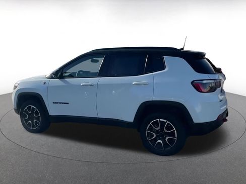 Used 2025 Jeep Compass Trailhawk w/ Trailer Tow Group image 9